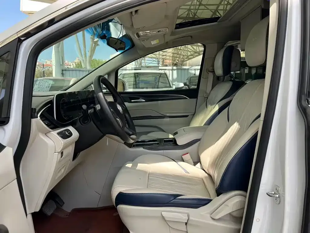 Buick GL8 2022 из CN, фото 3