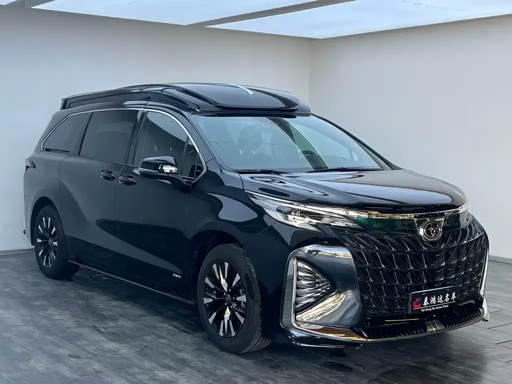 Toyota Sienna — фото 2