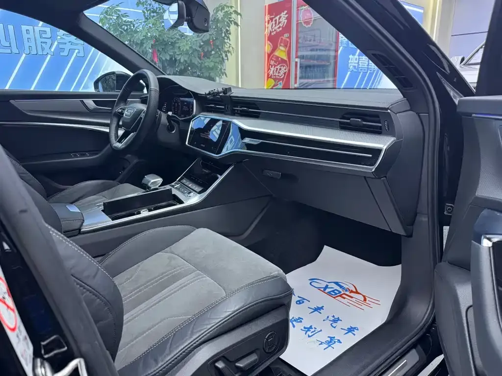 Audi A6L 2021 из CN, фото 5