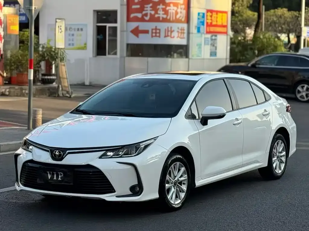 Toyota Corolla — фото 1