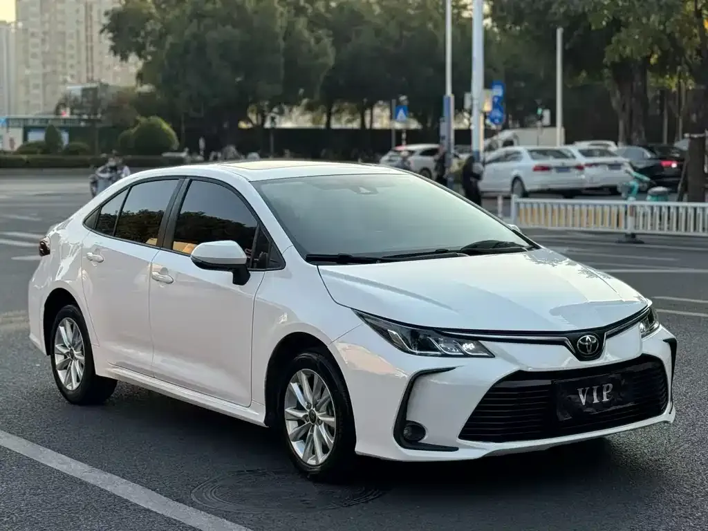 Toyota Corolla — фото 3