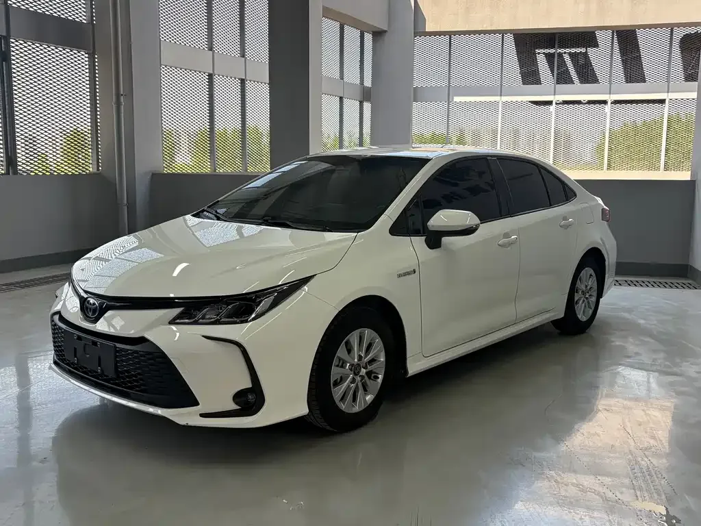 Toyota Corolla 2023 из CN, фото 1