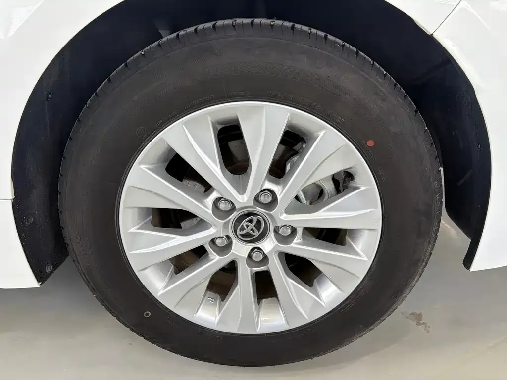 Toyota Corolla 2023 из CN, фото 2