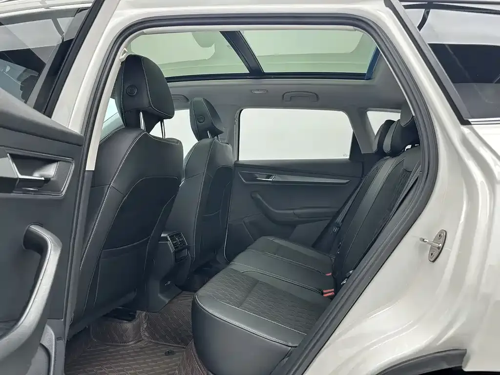Skoda Karoq 2022 из CN, фото 10