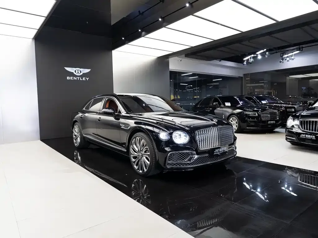Bentley Flying Spur — фото 5