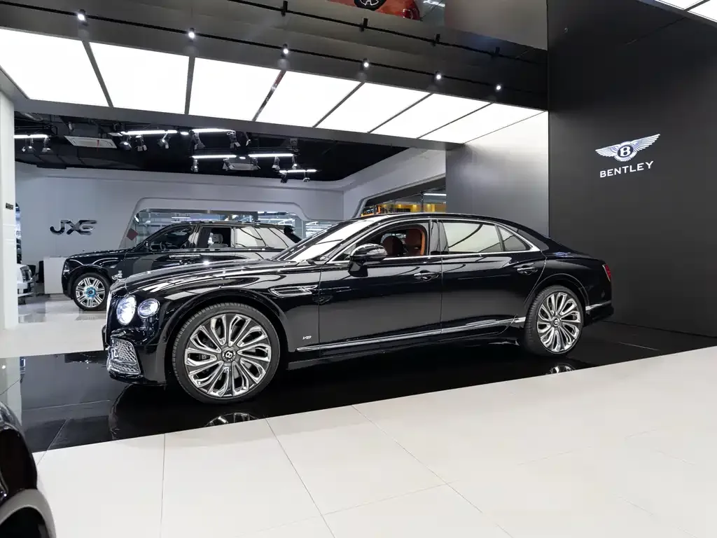 Bentley Flying Spur — фото 3