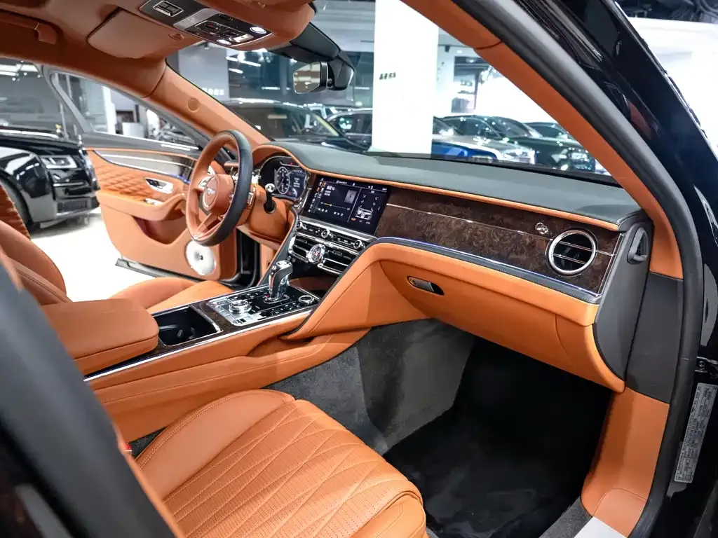 Bentley Flying Spur — фото 9