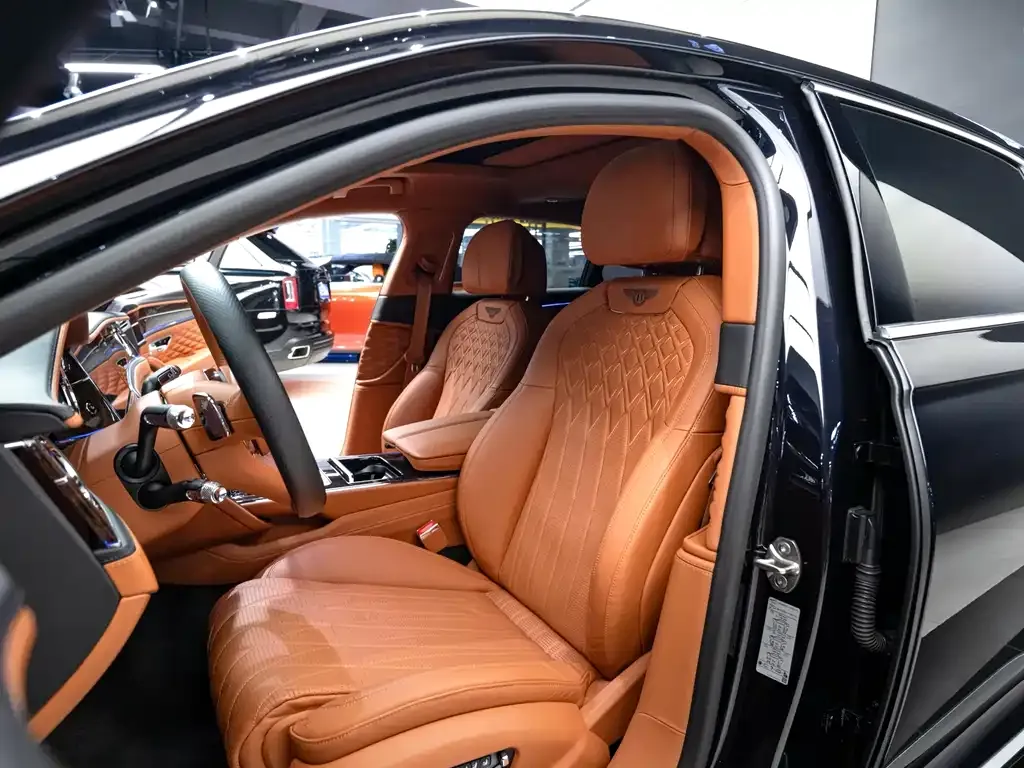 Bentley Flying Spur — фото 7