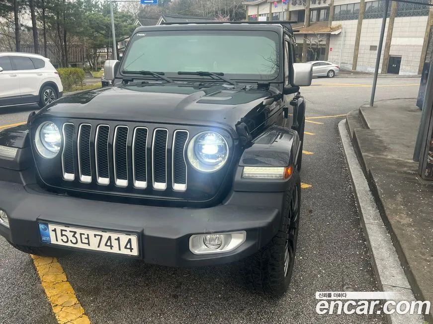 Jeep Wrangler — фото 7
