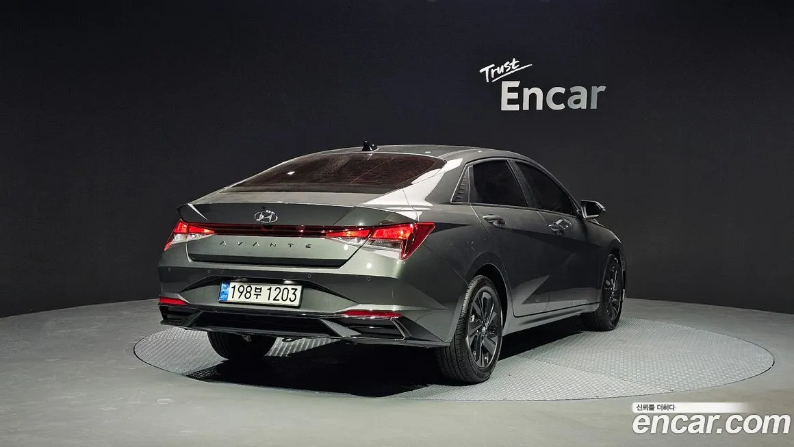 Hyundai AVANTE — фото 3