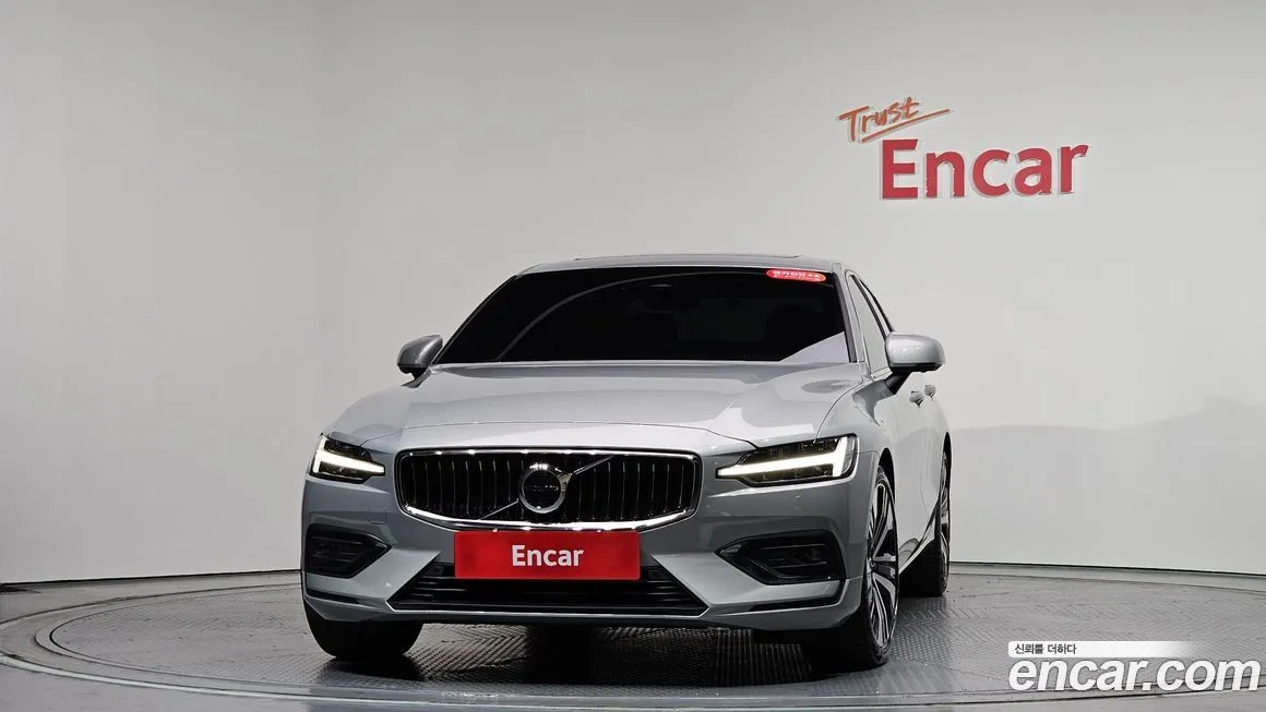 Volvo S60 2023 из KR, фото 3