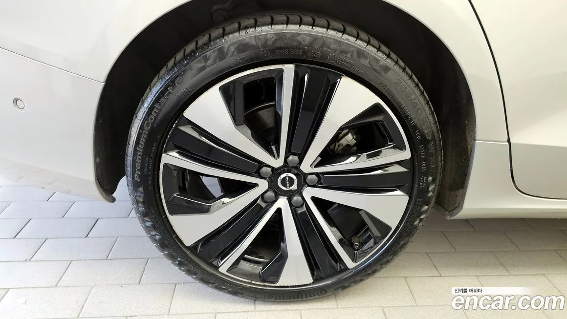 Volvo S60 2023 из KR, фото 9