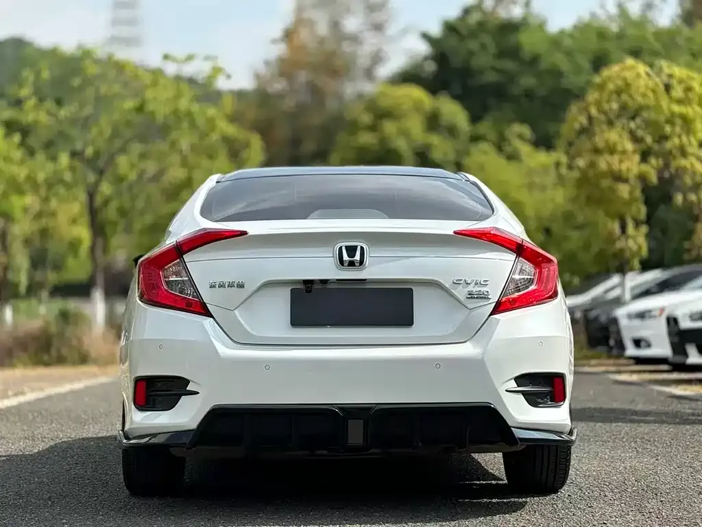 Honda Civic — фото 10