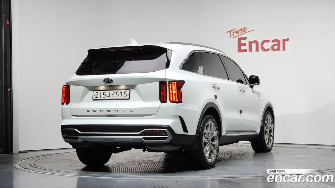 Kia Sorento — фото 9