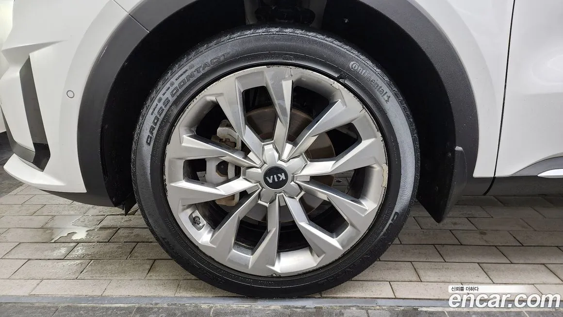Kia Sorento — фото 6