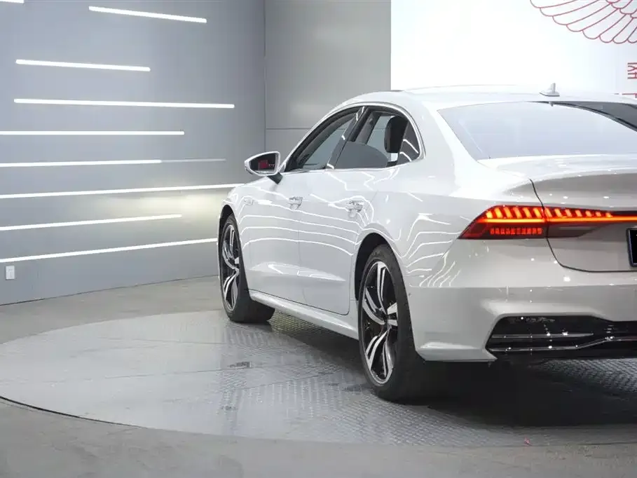 Audi A7L 2023 из CN, фото 7
