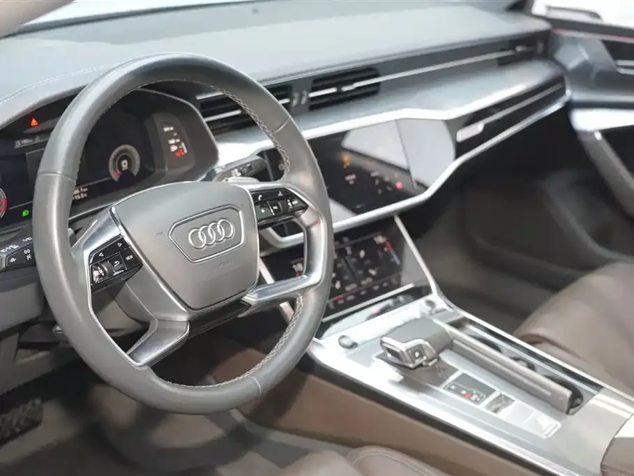 Audi A7L 2023 из CN, фото 2