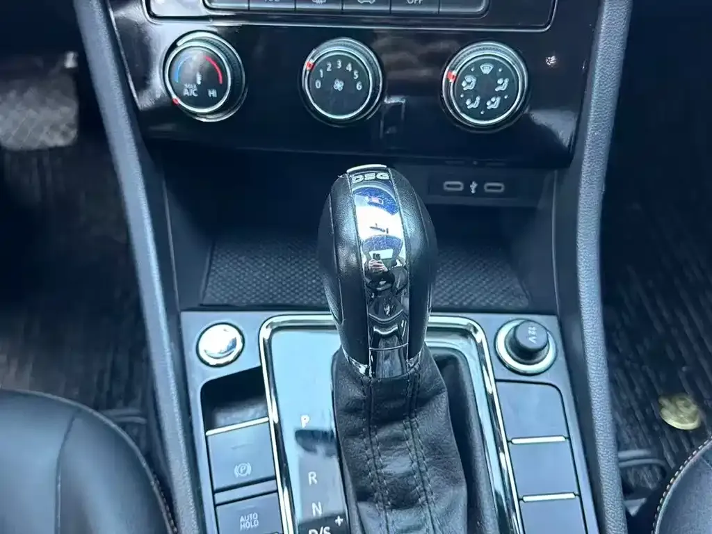Volkswagen Bora 2022 из CN, фото 4