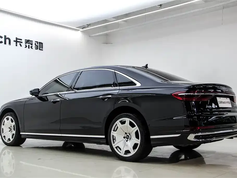 Audi A8 2023 из CN, фото 10