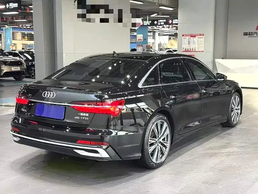 Audi A6L — фото 8