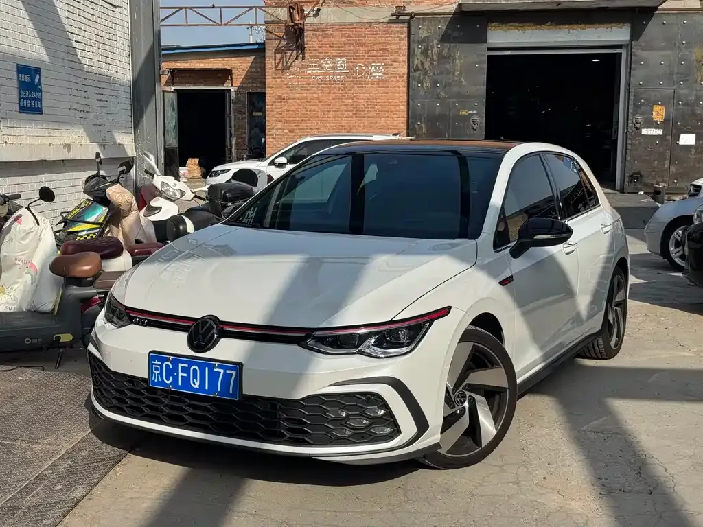 Volkswagen Golf GTI 2024 из CN, фото 1