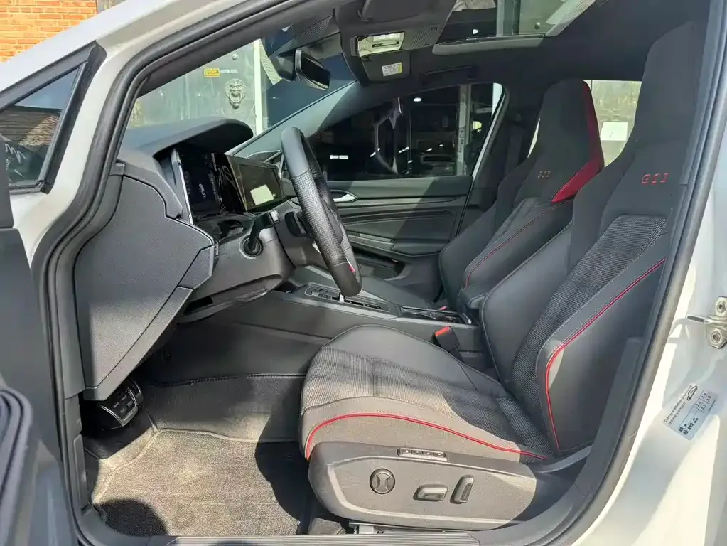 Volkswagen Golf GTI 2024 из CN, фото 4