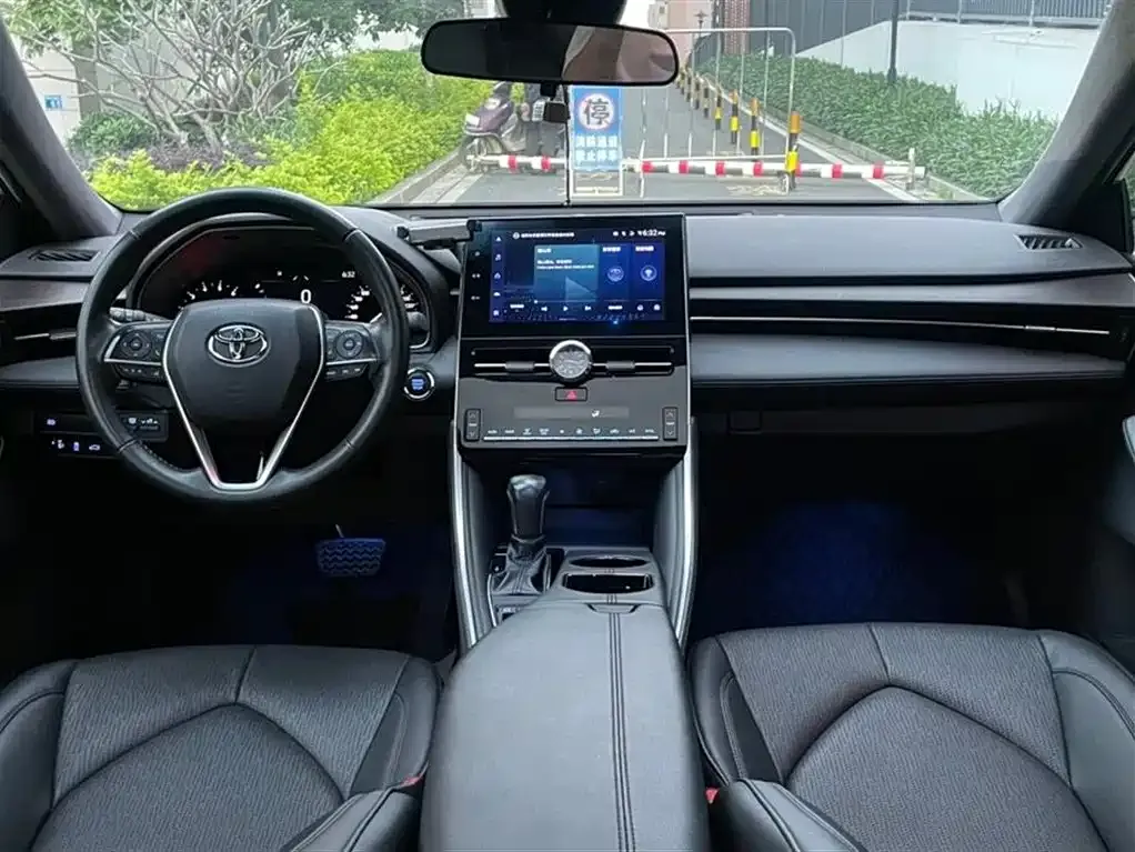 Toyota Avalon 2022 из CN, фото 2
