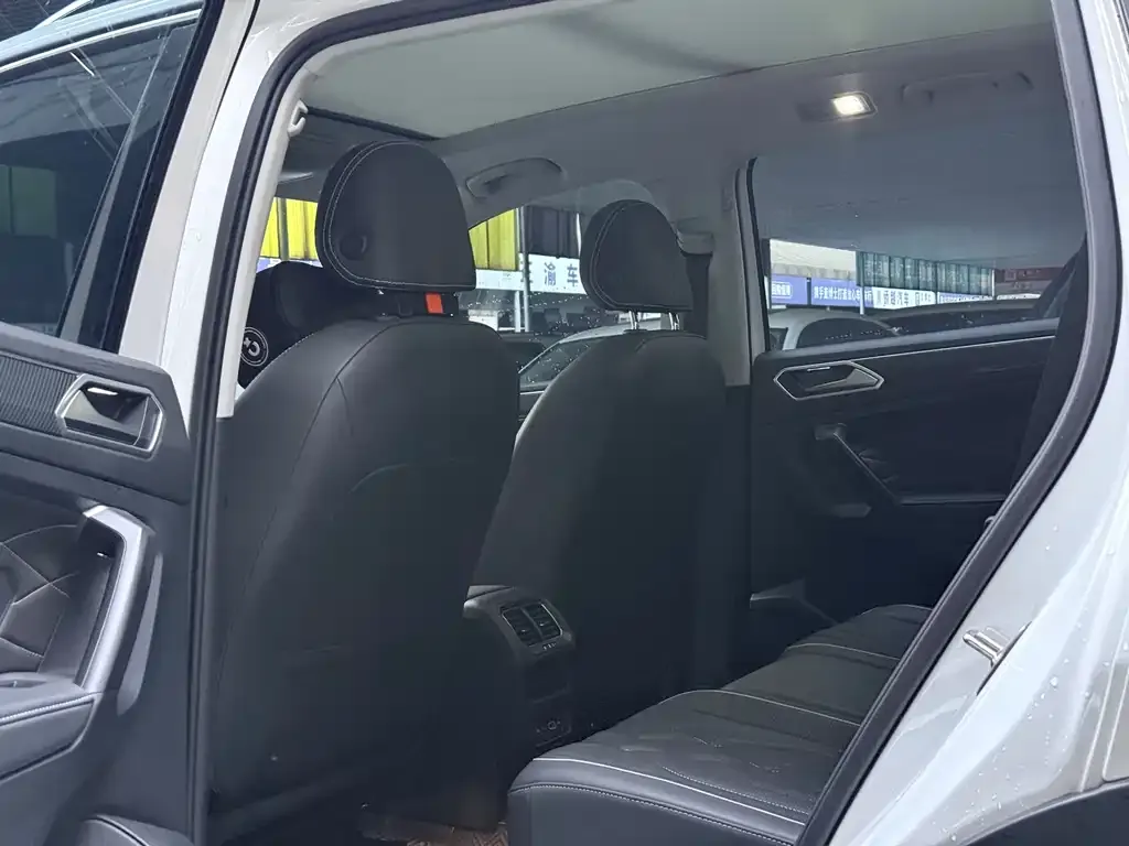 Volkswagen Tiguan L 2022 из CN, фото 4