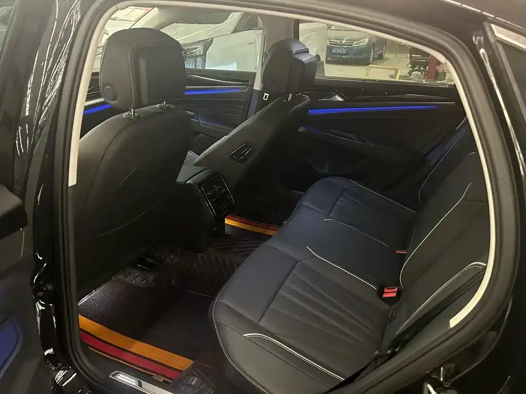 Volkswagen Passat 2024 из CN, фото 2