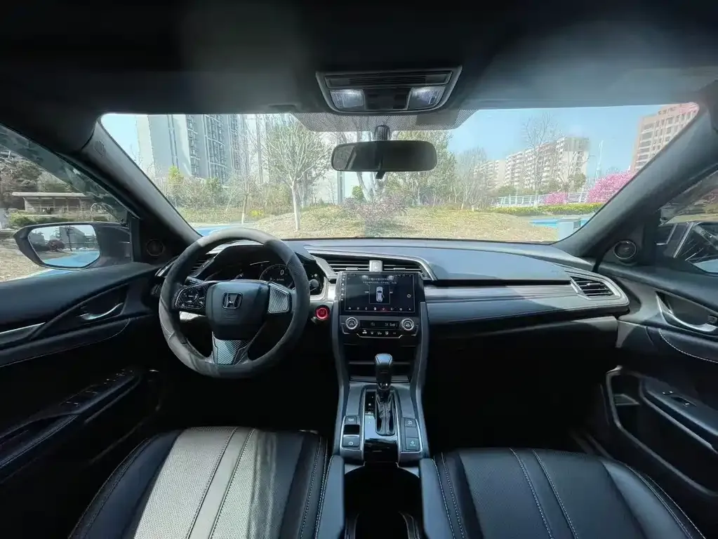 Honda Civic 2022 из CN, фото 2