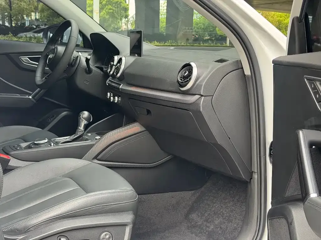 Audi Q2L 2022 из CN, фото 9