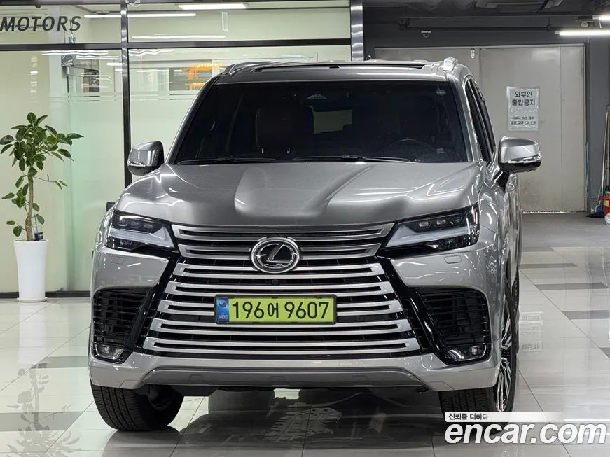 Lexus LX