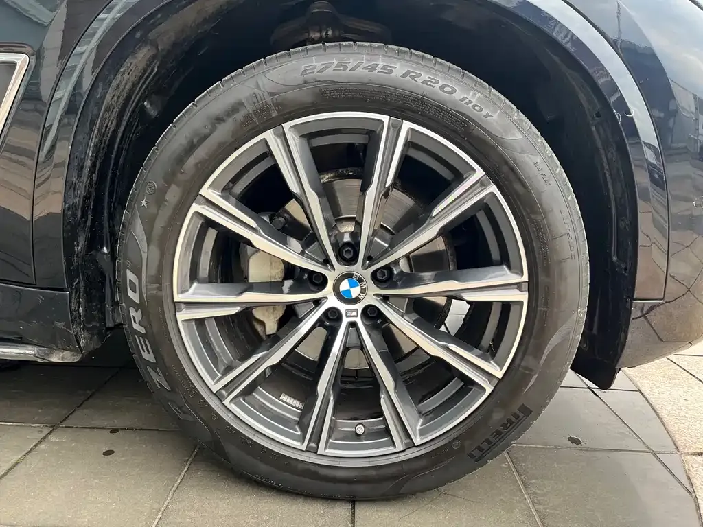 BMW X5 — фото 10