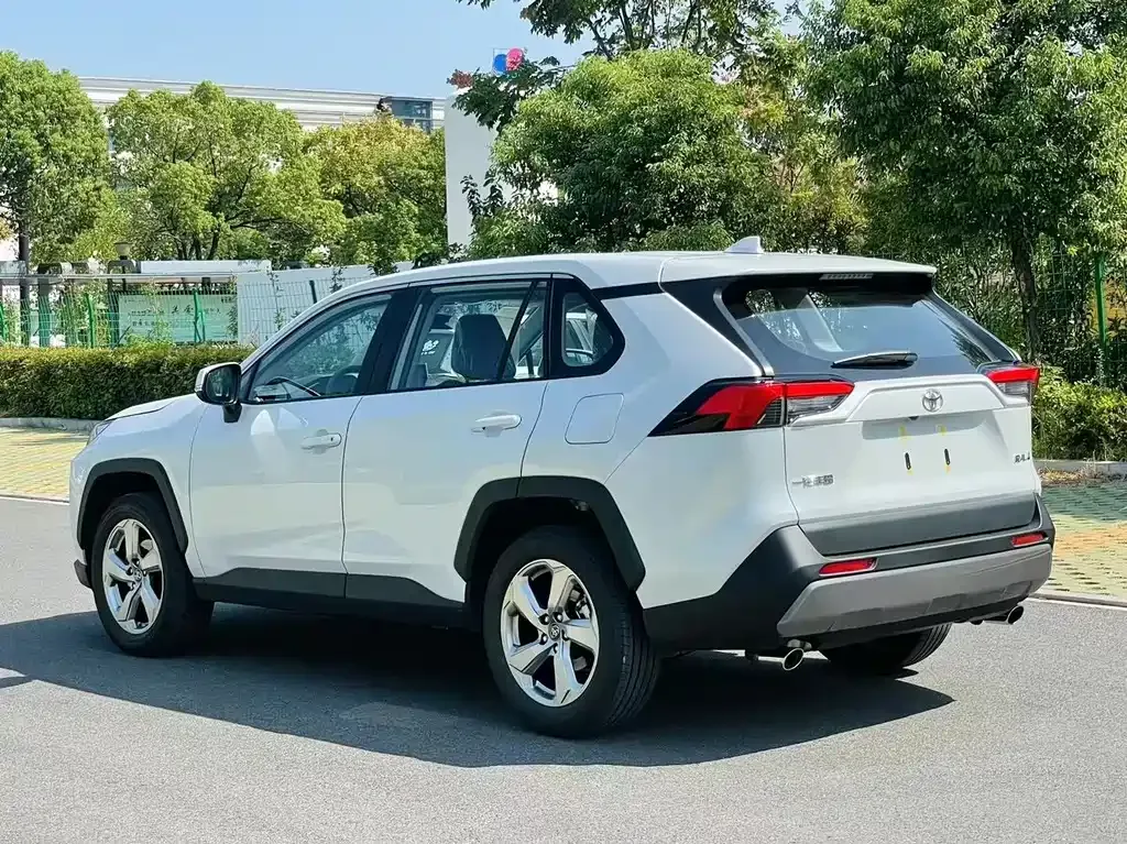 Toyota RAV4 2022 из CN, фото 9