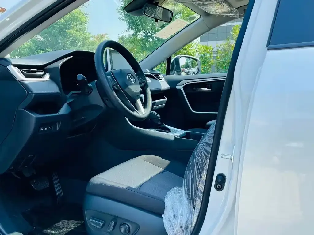 Toyota RAV4 2022 из CN, фото 2
