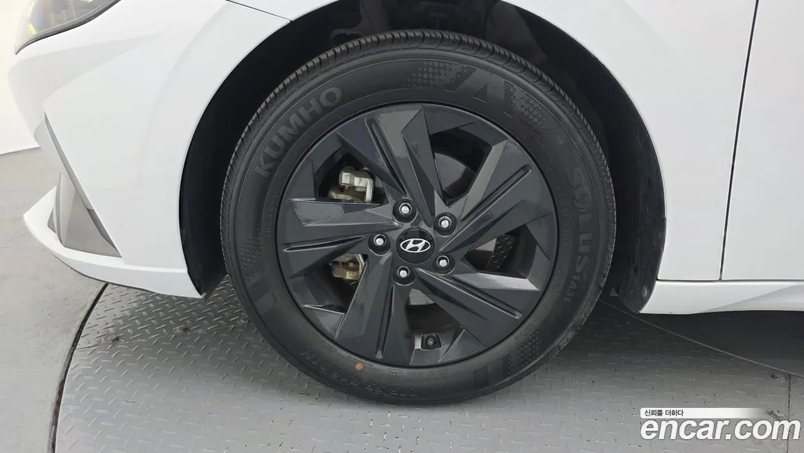 Hyundai AVANTE 2023 из KR, фото 2