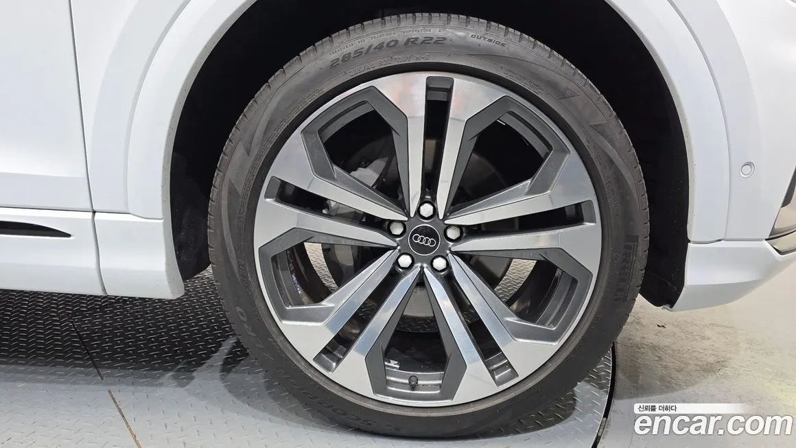 Audi Q8 2023 из KR, фото 8