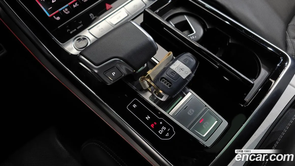 Audi Q8 2023 из KR, фото 7