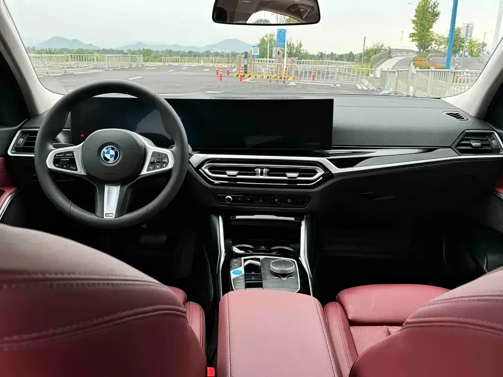 BMW i3 2024 из CN, фото 3