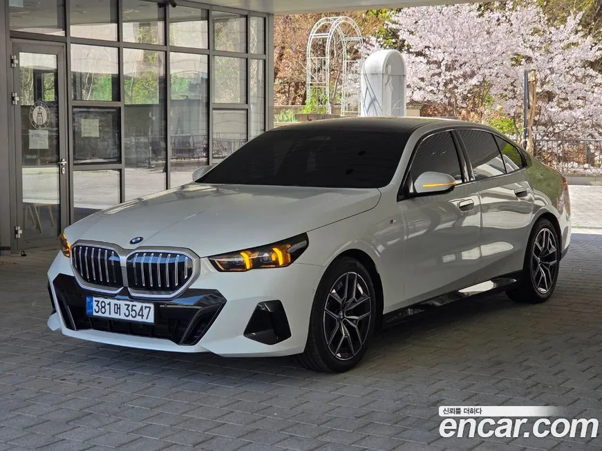 BMW 5-Series 2025 из KR, фото 1