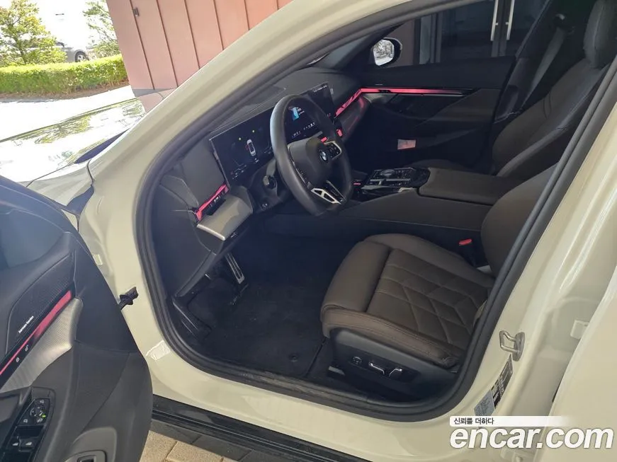 BMW 5-Series 2025 из KR, фото 7