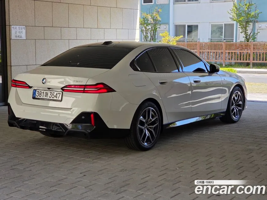 BMW 5-Series 2025 из KR, фото 3