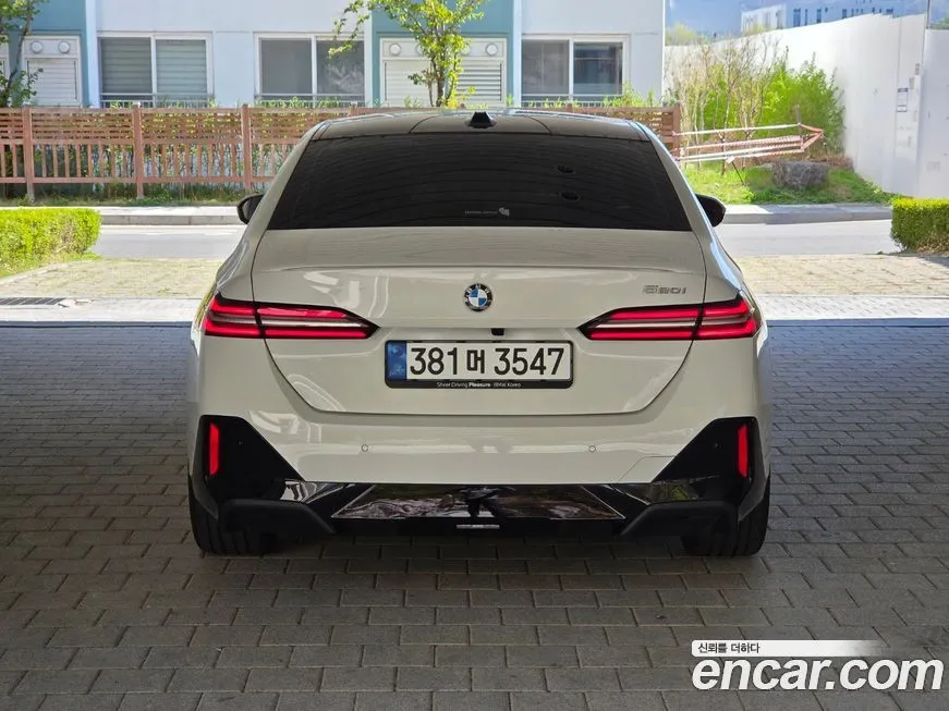 BMW 5-Series 2025 из KR, фото 8