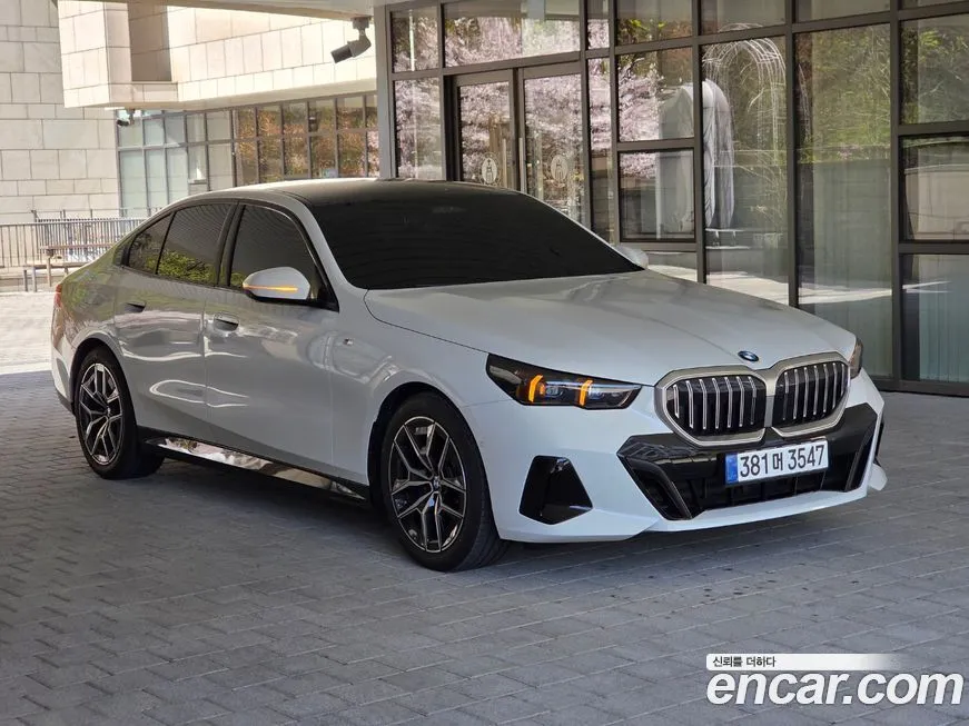 BMW 5-Series 2025 из KR, фото 10