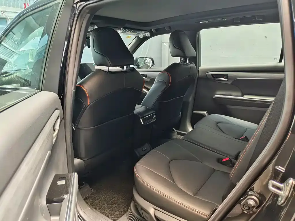 Toyota Crown Kluger 2026 из CN, фото 10