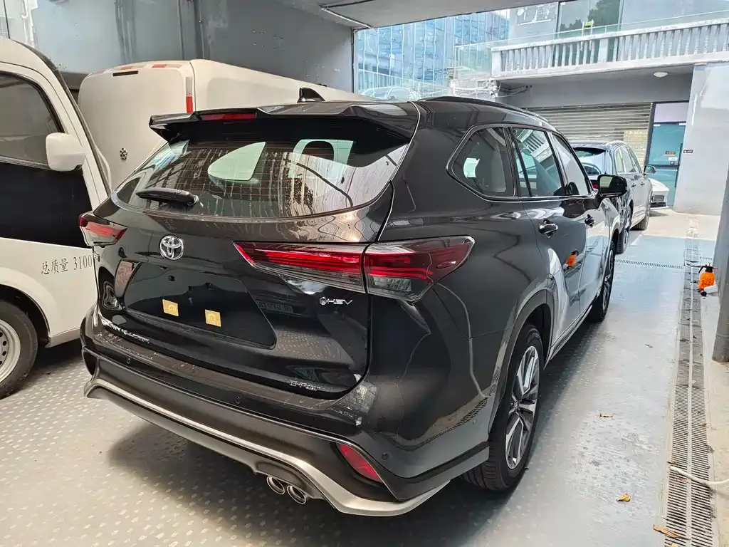Toyota Crown Kluger 2026 из CN, фото 4