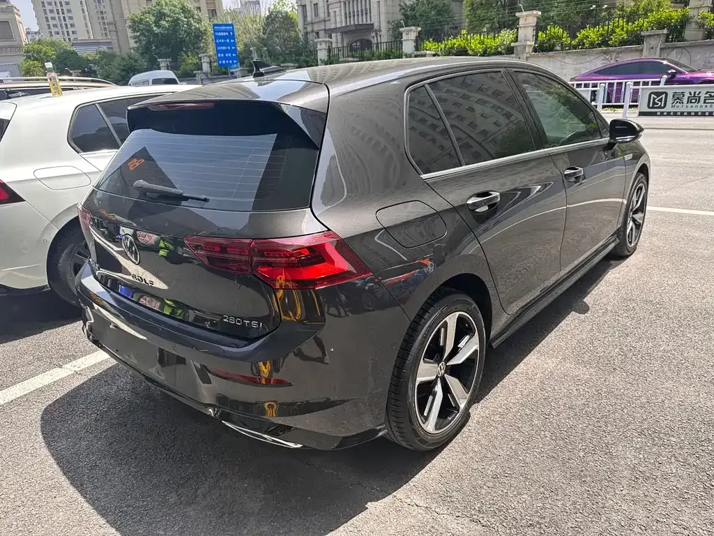 Volkswagen Golf 2023 из CN, фото 6