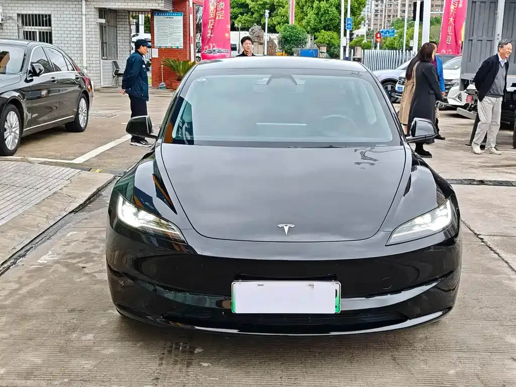 Tesla Model 3 — фото 5