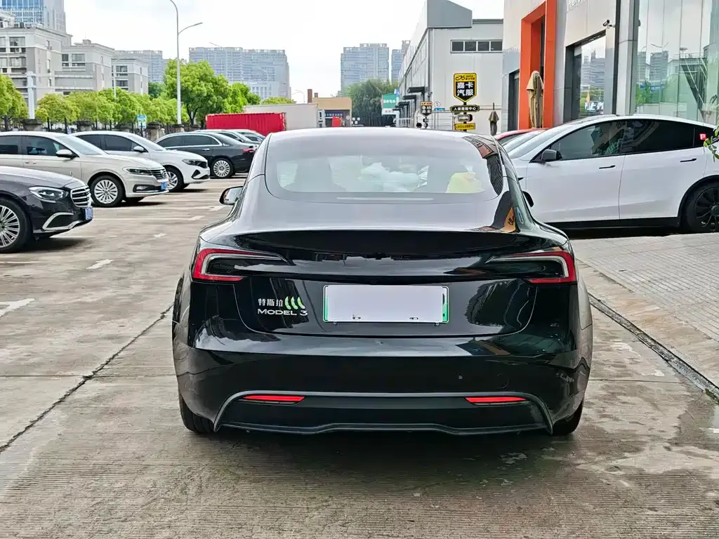 Tesla Model 3 — фото 6