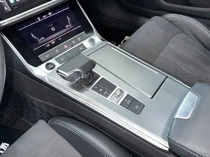 Audi A7L 2024 из CN, фото 5